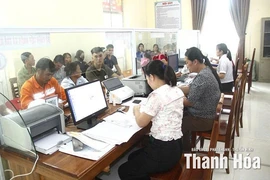Khắc phục khó khăn để phục vụ Nhân dân