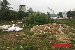 Xử phạt nghiêm đối với hành vi đổ phế thải xây dựng tại khu đô thị