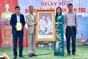 “Đoàn kết, đoàn kết, đại đoàn kết”