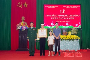 Trao bằng “Tổ quốc ghi công” cho liệt sỹ Cao Văn Minh