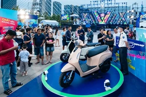 Người dùng hào hứng với xe máy điện VinFast Evo Grand có thêm pin phụ linh hoạt, giá hấp dẫn