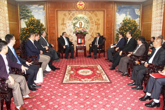 Tăng cường hợp tác, chia sẻ kinh nghiệm sản xuất, chế biến thịt gà xuất khẩu đi châu Âu