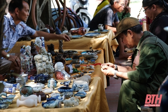 Thú vị chợ phiên đồ xưa ở xứ Thanh