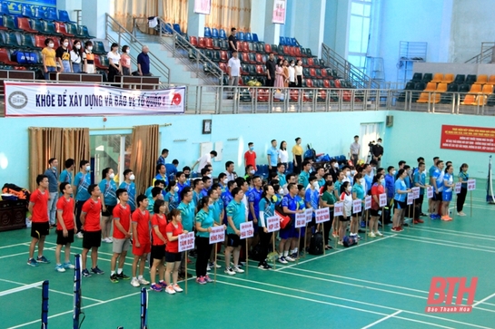 Gần 100 VĐV tranh tài tại Giải cầu lông Hội Y tế tư nhân tỉnh Thanh Hóa 2022