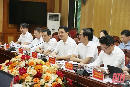 Phó Chủ tịch UBND tỉnh Lê Đức Giang làm việc với Đoàn công tác của Ngân hàng Phát triển Châu Á