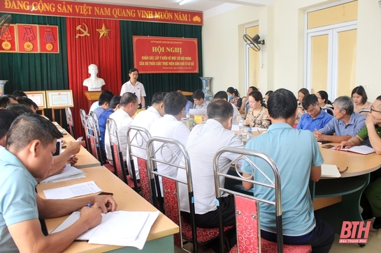 Đoàn ĐBQH tỉnh Thanh Hoá  khảo sát, lấy ý kiến góp ý vào dự thảo Luật Thực hiện dân chủ ở cơ sở