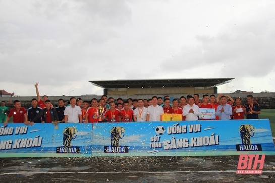 CLB Thanh niên Sầm Sơn giành chức vô địch Giải bóng đá 7 người tỉnh Thanh Hóa - Cúp Halida 2022