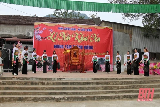 Lễ hội khai hạ suối cá thần Cẩm Lương