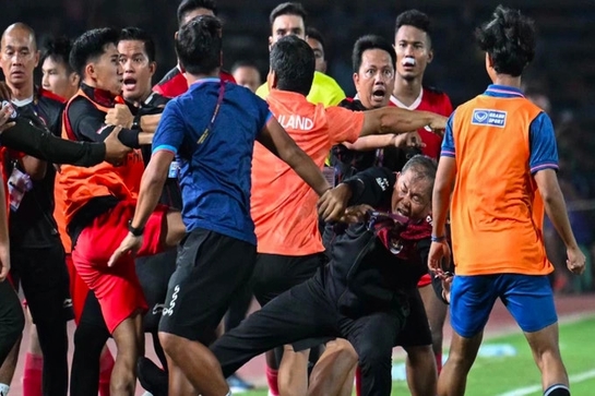 Báo Thái Lan muốn Indonesia trừng phạt cầu thủ ẩu đả ở SEA Games; Inter vô địch Coppa Italia