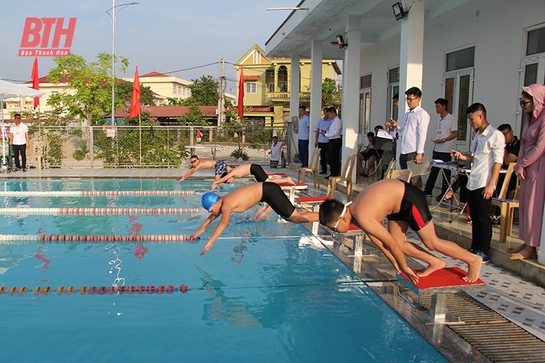 Gần 200 VĐV tranh tài tại Giải bơi, lặn toàn tỉnh năm 2023