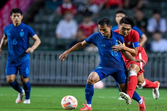 Đội tuyển Thái Lan gọi lại hàng loạt hảo thủ cho vòng loại World Cup; Fernandes ghi bàn ở phút bù giờ giúp Man Utd thắng Fulham