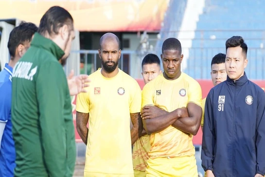 Đông Á Thanh Hóa mất ngôi sao trận gặp Hà Nội FC; LĐBĐ Hàn Quốc đề nghị Klinsmann từ chức 
