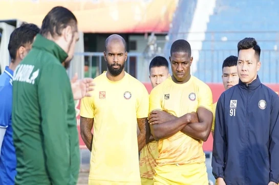 Đông Á Thanh Hóa mất ngôi sao trận gặp Hà Nội FC; LĐBĐ Hàn Quốc đề nghị Klinsmann từ chức 