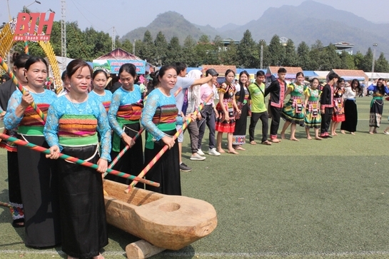 Những vũ điệu níu chân du khách tại Liên hoan văn nghệ dân gian - Phiên chợ vùng cao năm 2024