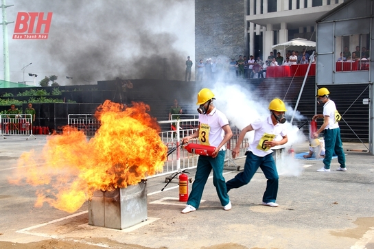 TP Sầm Sơn: Sôi nổi Hội thi nghiệp vụ chữa cháy và cứu nạn, cứu hộ “Tổ liên gia an toàn phòng cháy, chữa cháy” năm 2024