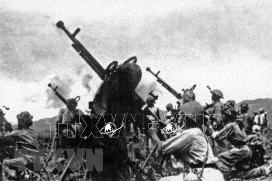 Chiến dịch Điện Biên Phủ: Ngày 3/5/1954, những mũi lê đã chĩa vào bên sườn De Castries