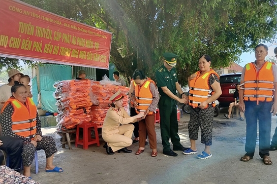 Đảm bảo an toàn bến khách ngang sông mùa mưa bão