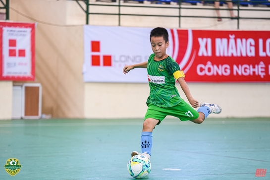 Đánh bại ứng cử viên vô địch, Hà Trung lần đầu tiên vào chung kết lứa tuổi U10
