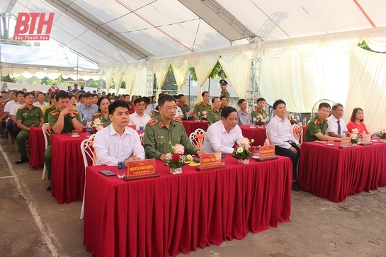 Giám đốc Công an tỉnh Trần Phú Hà dự Ngày hội Đại đoàn kết toàn dân tộc tại thị xã Bỉm Sơn