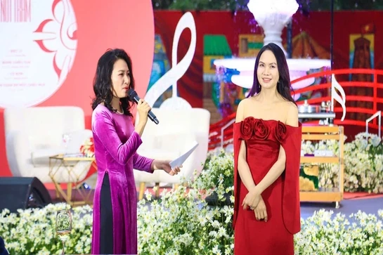 Nữ hoàng nhạc phim Mai Hoa ra mắt đĩa than “Nốt trầm” Vol 1