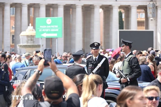 Hàng chục nghìn người đổ về Vatican tiễn biệt Giáo hoàng Francis