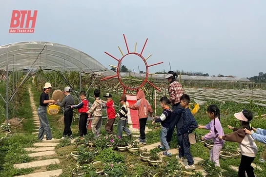 Thăm mô hình nông nghiệp tuần hoàn kết hợp du lịch trải nghiệm