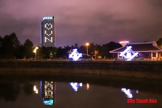 Vinpearl Thanh Hóa thắp sáng biểu tượng trái tim lan tỏa yêu thương, phòng chống dịch COVID-19