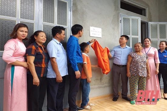 Khánh thành “Nhà khăn quàng đỏ” cho học sinh có hoàn cảnh khó khăn