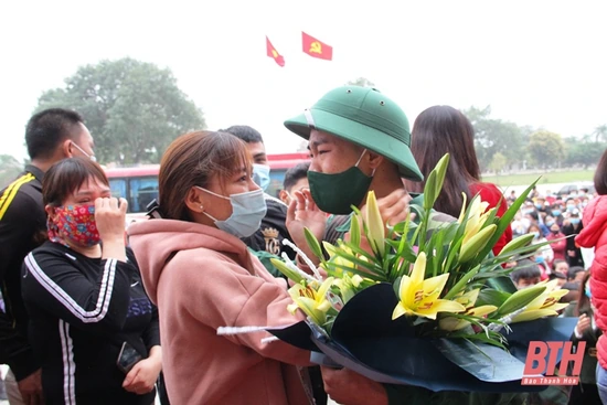 Những hình ảnh xúc động ngày tòng quân