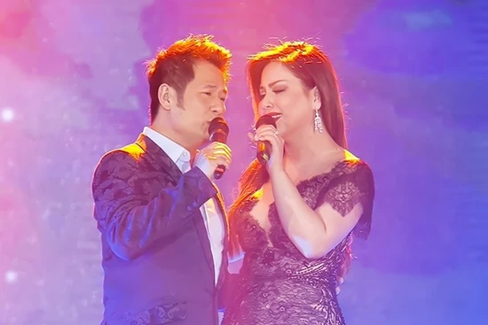 Bằng Kiều, Minh Tuyết về phố biển Sầm Sơn kể “Chuyện tình yêu”