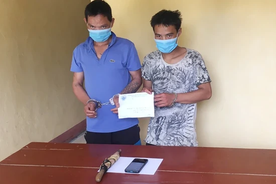 Bắt 2 đối tượng tàng trữ trái phép các chất ma túy