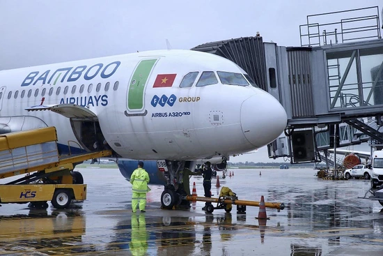 Bamboo Airways bay chuyên cơ khứ hồi đưa y bác sĩ chi viện miền Nam chống dịch