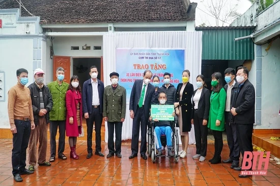 Cụm thi đua 17 hỗ trợ các gia đình có hoàn cảnh khó khăn
