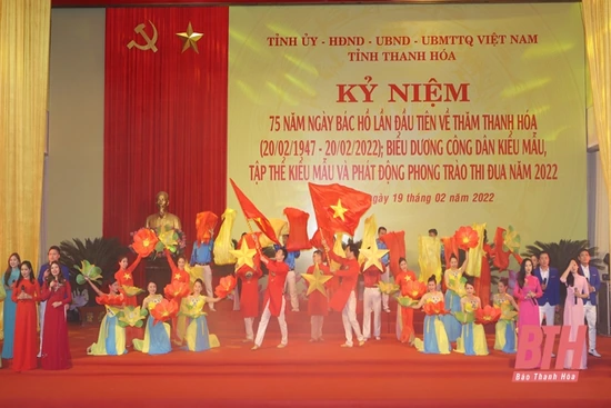 Những bông hoa đẹp dâng lên Đảng quang vinh và Bác Hồ kính yêu