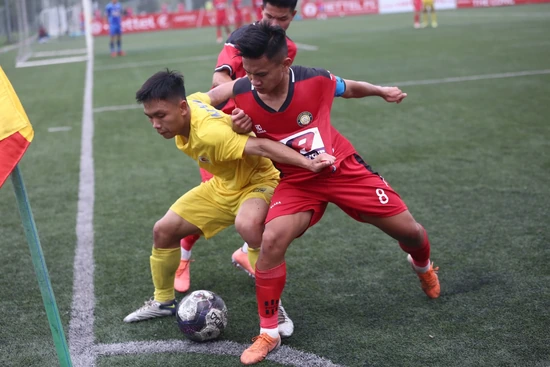U19 Đông Á Thanh Hoá “đứt” mạch thắng trước U19 Hà Nội; Chelsea chính thức sa thải Graham Potter