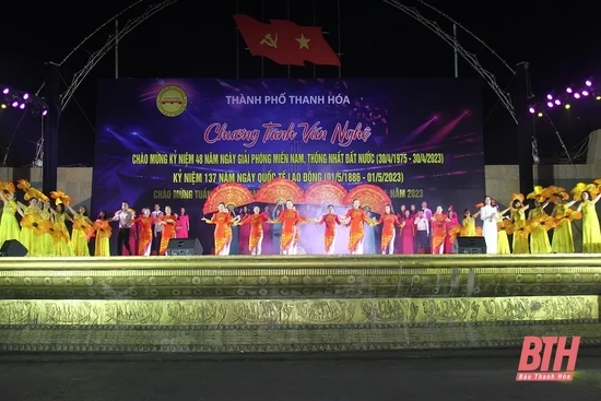 Sôi nổi chương trình văn nghệ “Khát vọng tuổi trẻ”