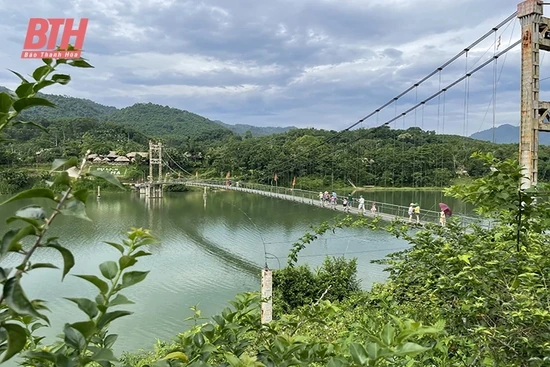 Lấy du lịch cộng đồng làm điểm tựa xây dựng nông thôn mới ở huyện Thường Xuân