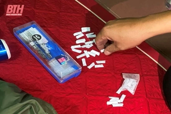 Công an huyện Như Xuân bắt 2 đối tượng mua bán trái phép chất ma túy