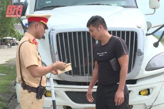 Xử lý 248 trường hợp xe ô tô vận tải hành khách, xe container vi phạm sau 7 ngày ra quân