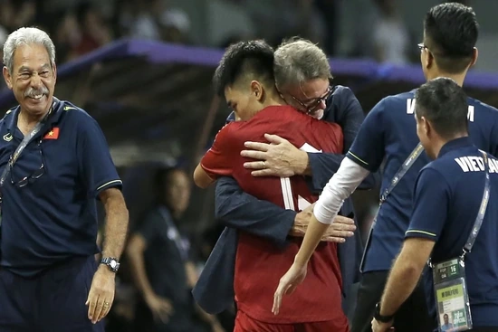 Tuyển Việt Nam sở hữu thống kê cả Đông Nam Á phải ngước nhìn; Everton bị phạt trừ 10 điểm ở Ngoại hạng Anh