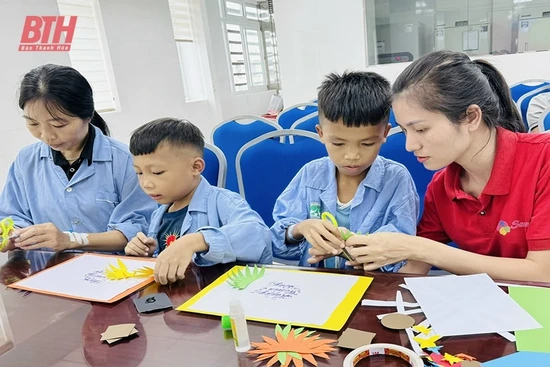 Những tuổi thơ “rơi lại” nơi bệnh viện