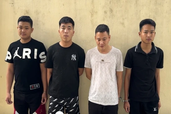 Tạm giam 4 đối tượng bắt giữ người trái pháp luật