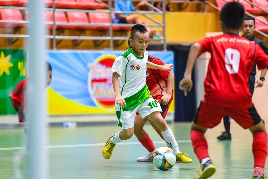 U11 Việt Hùng Thanh Hoá xuất sắc giành vé vào tứ kết giải Bóng đá Nhi đồng toàn quốc 2024