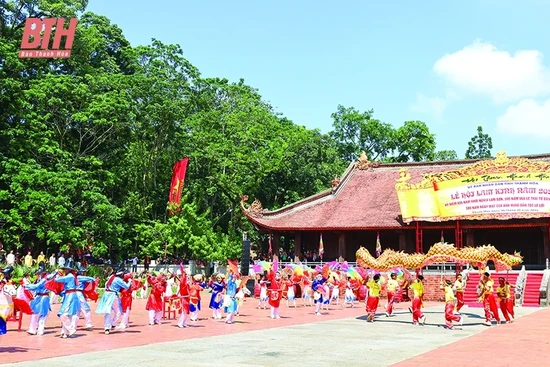 Văn hóa và con người xứ Thanh: Nguồn lực nội sinh cho phát triển bền vững (Bài 1) - Phát triển văn hóa hướng đến những giá trị tốt đẹp