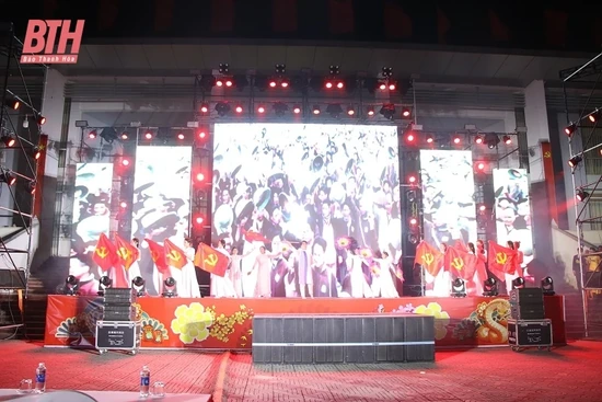 Đặc sắc chương trình nghệ thuật và bắn pháo hoa đêm giao thừa tại thị xã Bỉm Sơn
