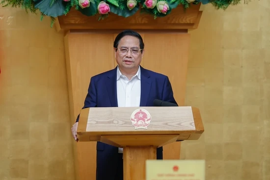 Thủ tướng chủ trì phiên họp thường kỳ và Hội nghị trực tuyến của Chính phủ với địa phương