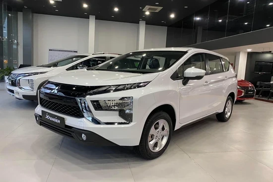 Thị trường ôtô Việt tăng trưởng mạnh, khách ưu tiên chốt “xế ngoại”