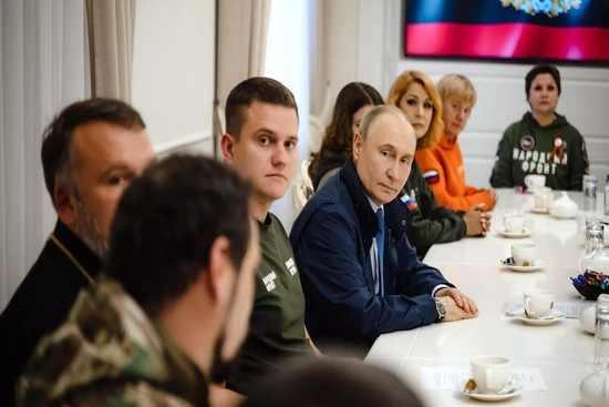 Tổng thống Nga thăm Kursk lần đầu tiên kể từ khi trục xuất lực lượng Ukraine
