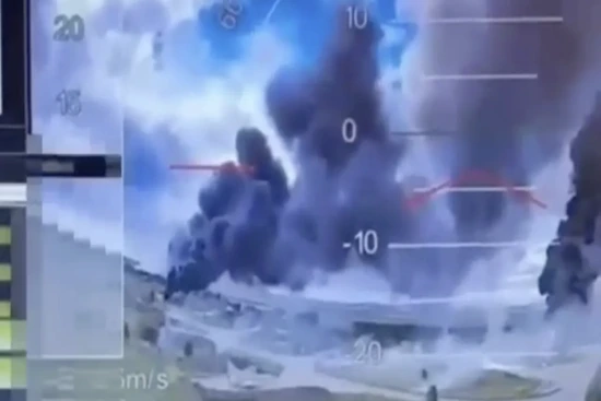 Ukraine đã tấn công táo bạo các sân bay quân sự Nga như thế nào