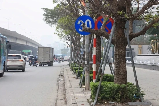 Sẽ tiếp tục xử lý các biển báo đường bộ còn tồn tại, hạn chế về thông tin